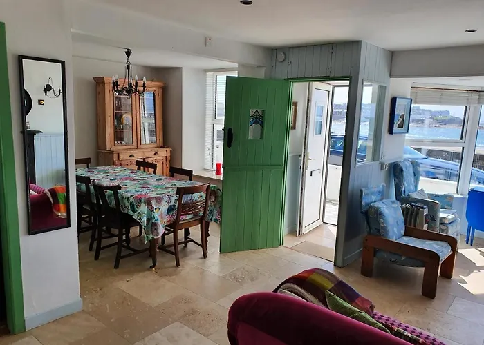 בית נופש Sea Warrior *